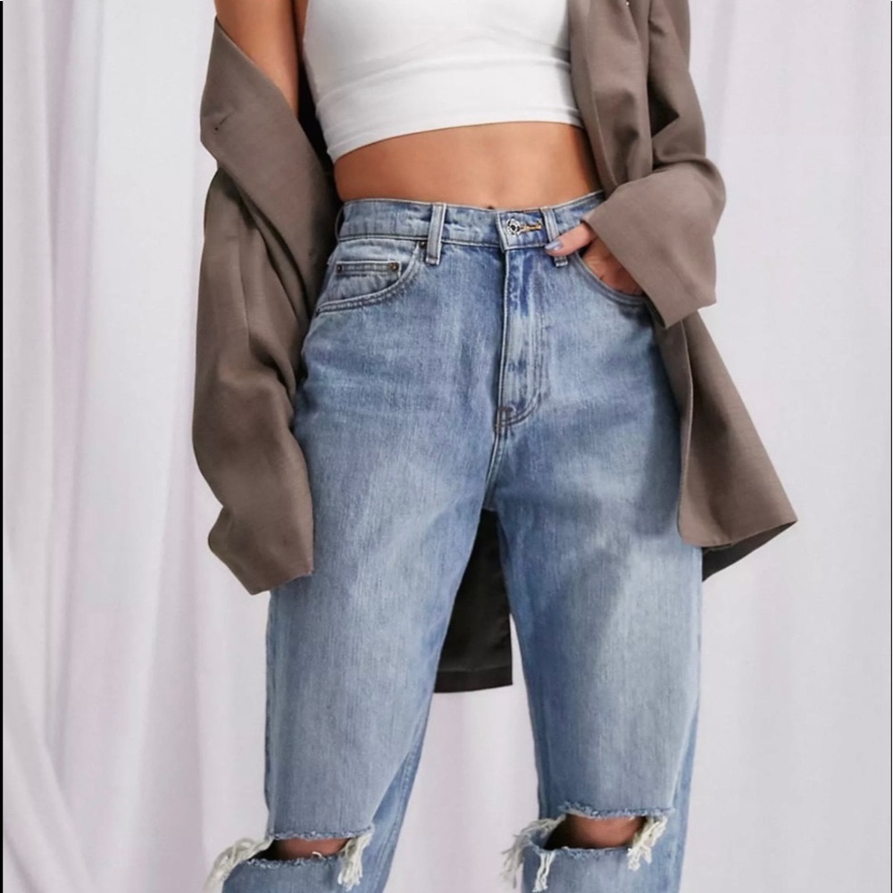 ASOS NWT Mom Jeans Ripped Knee 32/32 100% Cotton US 12/14